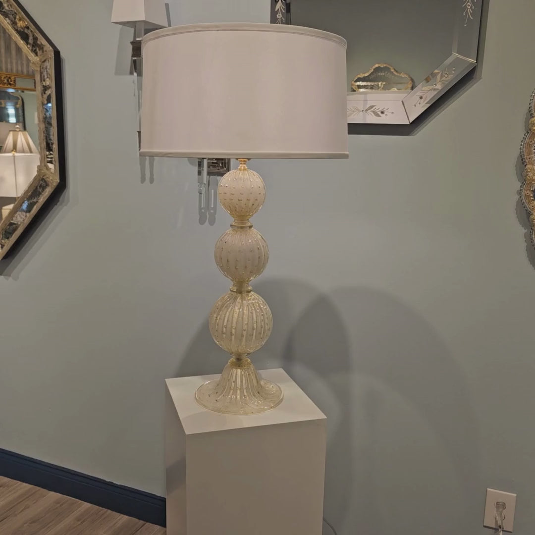White Murano glass table lamp with white shade.