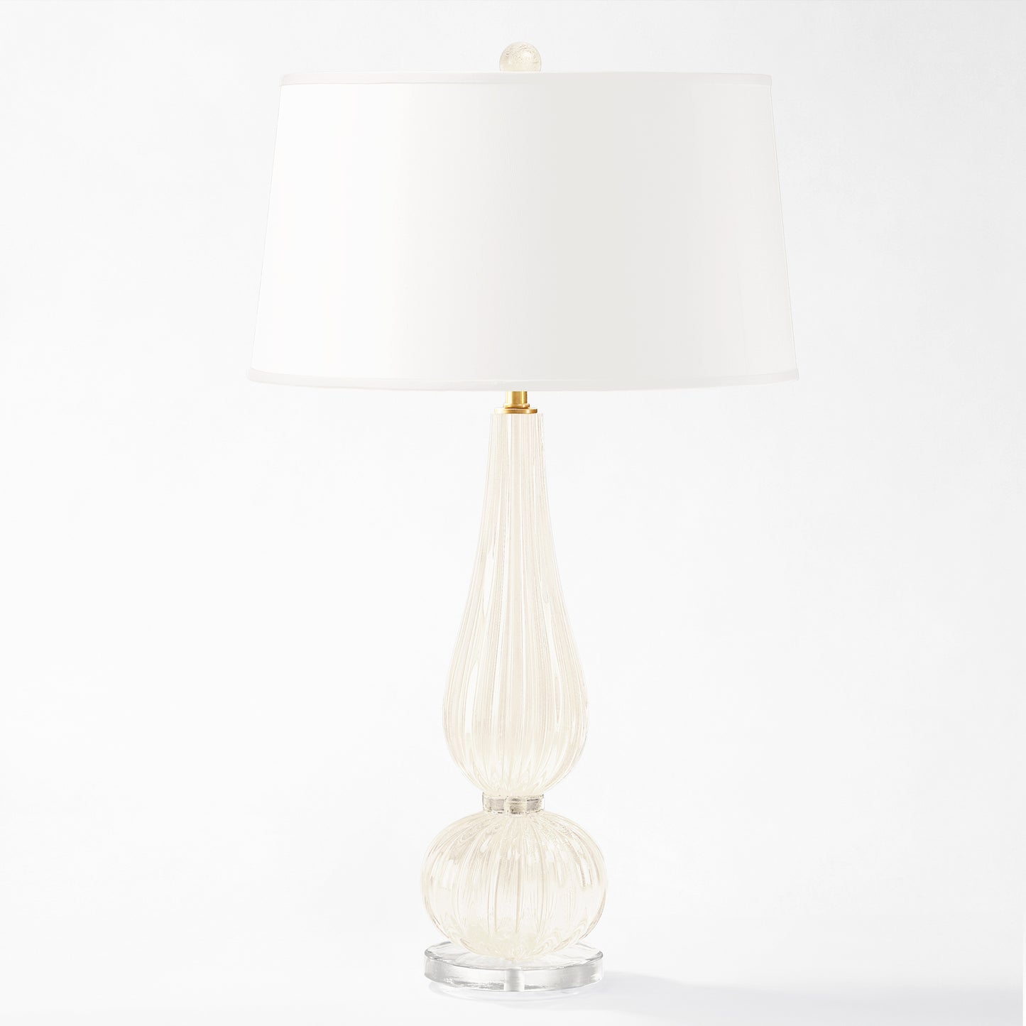 White Murano glass table lamp with white lamp shade.
