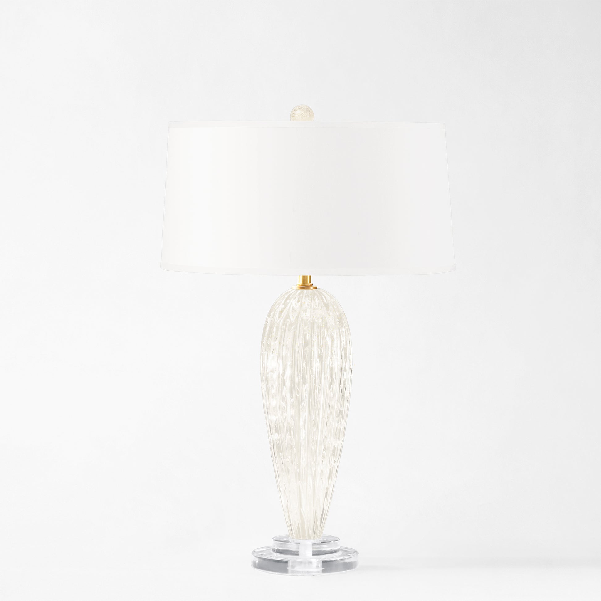 White Murano glass table lamp with white lamp shade.